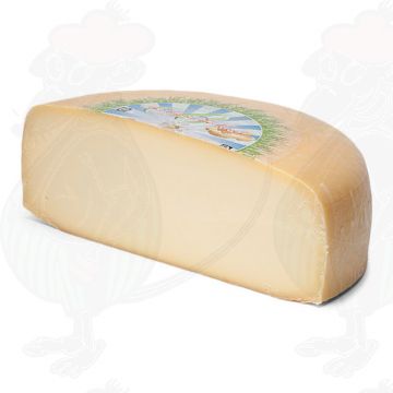 Young matured Organic Gouda cheese | Premium Quality