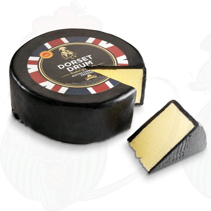 Cheddar Farmhouse Black | Entire cheese 3 Kilo - 6.6 Lbs main product photo